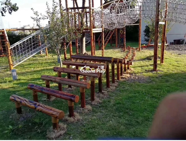 01Custom wooden amusement rides